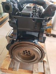 ​Komatsu 4D87 engine